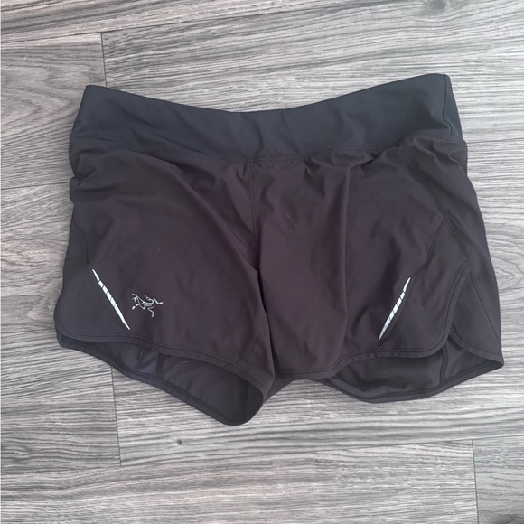 Arc’teryx Lyra Athletic Running Hiking Shorts Size Small - Picture 1 of 4